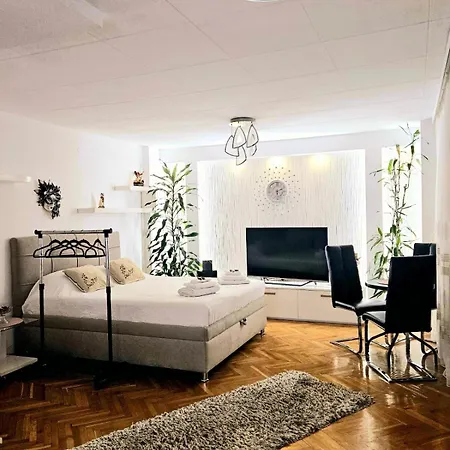 Deluxe Jade Apartmens Apartment