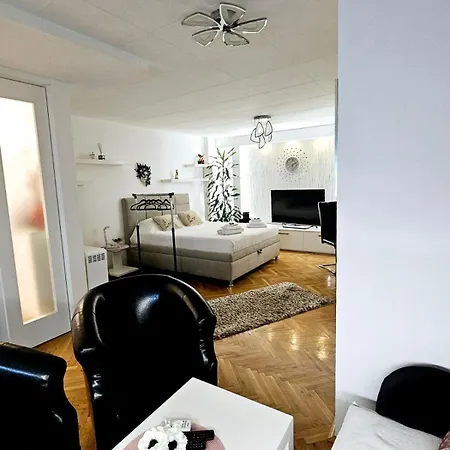 Deluxe Jade Apartmens * Nisz